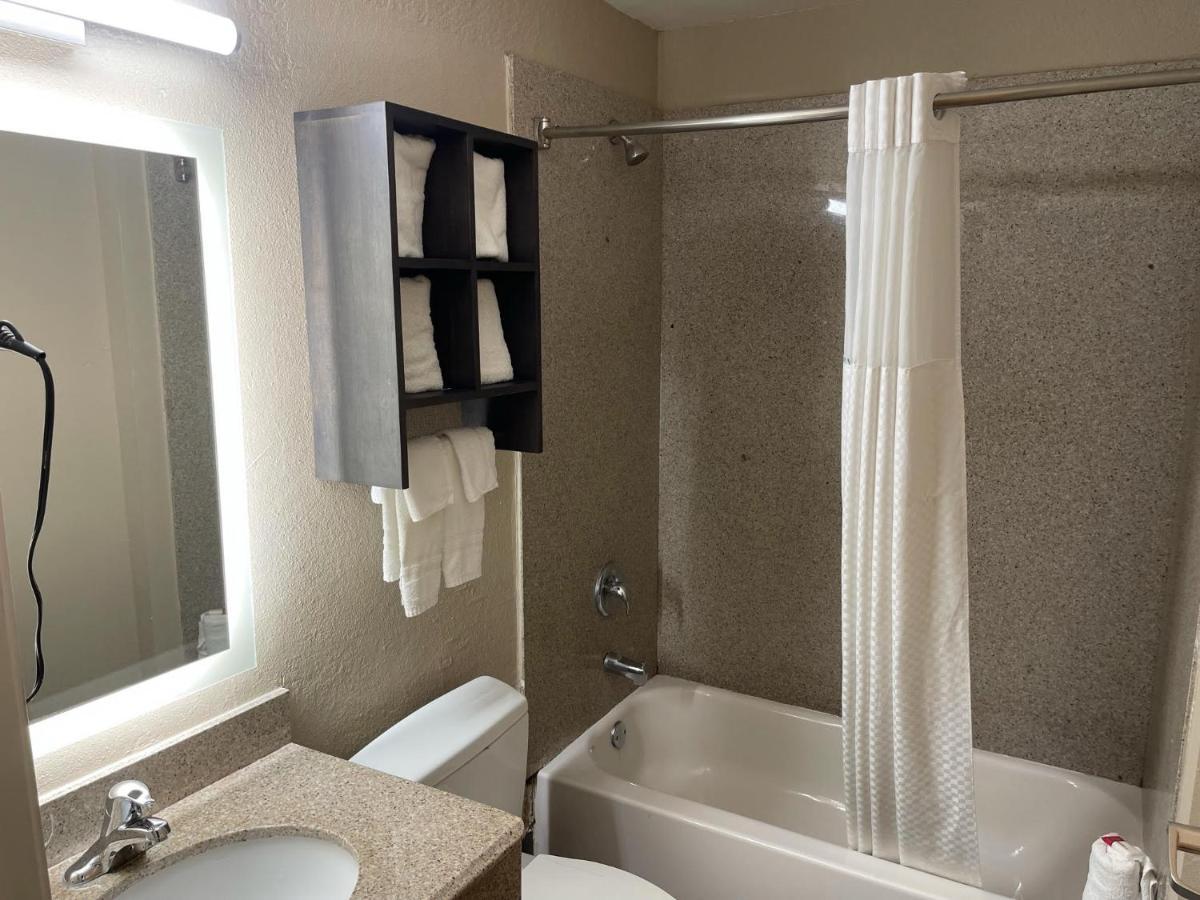 Hotel Super 8 By Wyndham San Antonio Downtown Ne Zewnętrze zdjęcie