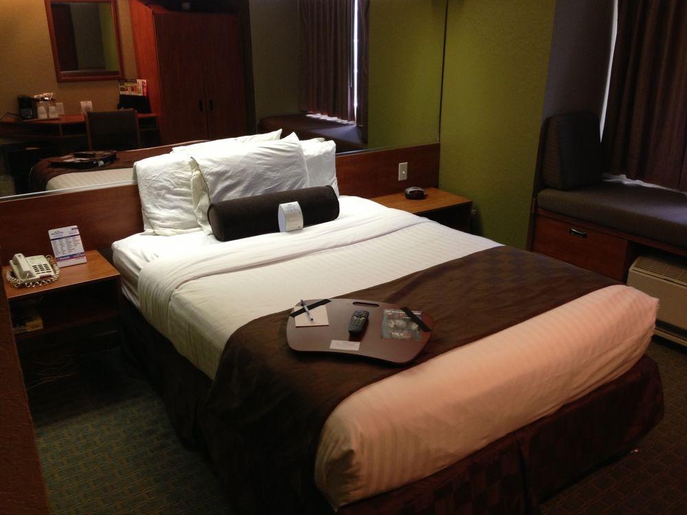 Hotel Super 8 By Wyndham San Antonio Downtown Ne Zewnętrze zdjęcie