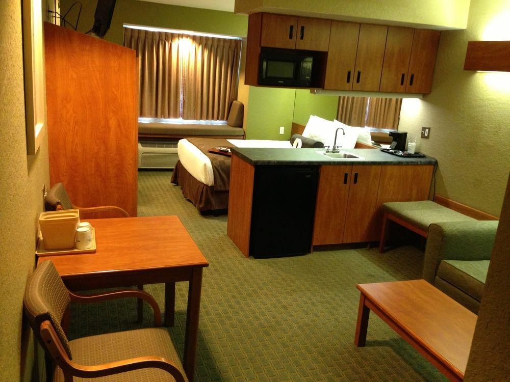 Hotel Super 8 By Wyndham San Antonio Downtown Ne Zewnętrze zdjęcie