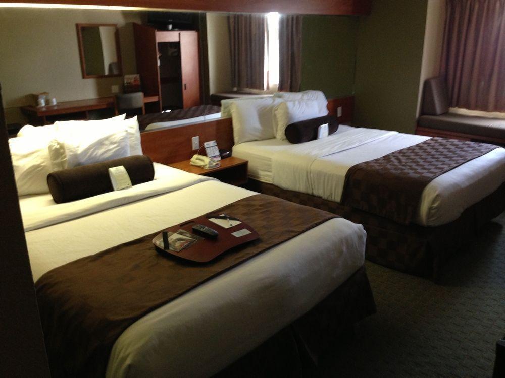 Hotel Super 8 By Wyndham San Antonio Downtown Ne Zewnętrze zdjęcie