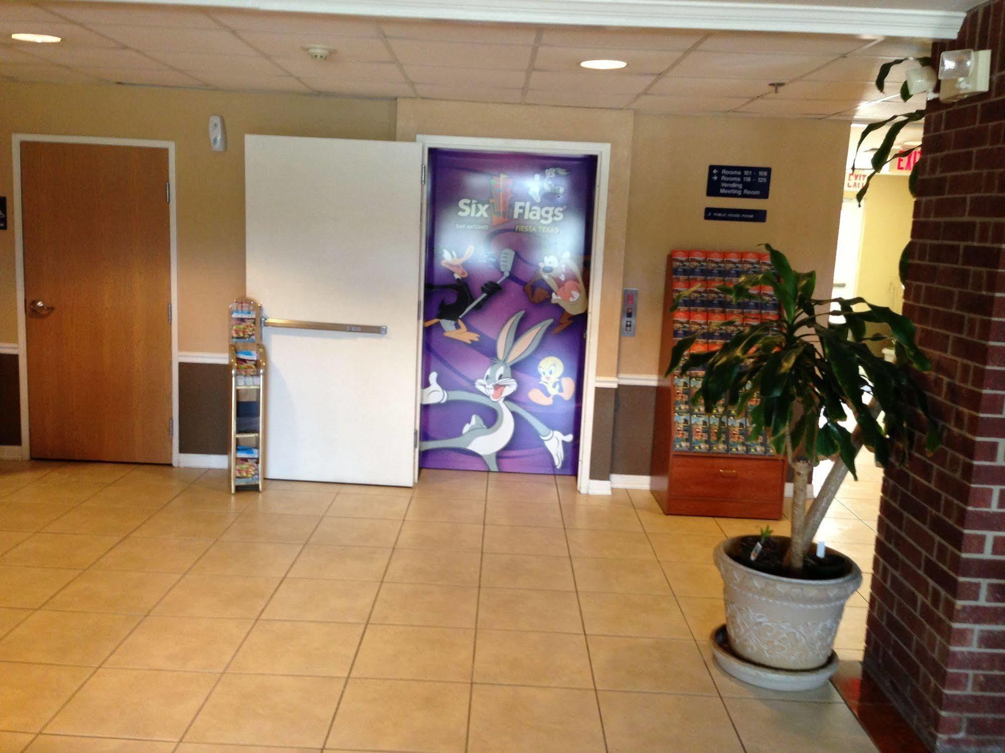 Hotel Super 8 By Wyndham San Antonio Downtown Ne Zewnętrze zdjęcie
