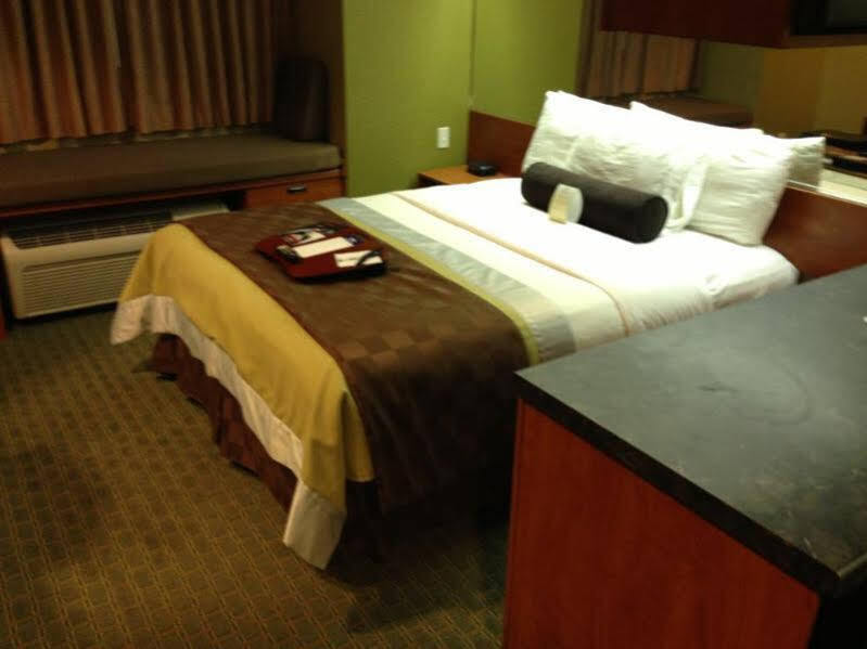 Hotel Super 8 By Wyndham San Antonio Downtown Ne Zewnętrze zdjęcie