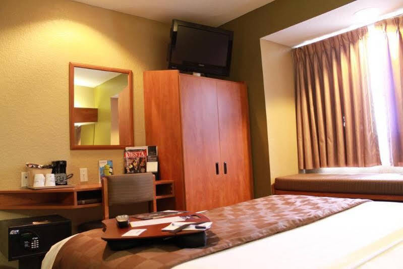 Hotel Super 8 By Wyndham San Antonio Downtown Ne Zewnętrze zdjęcie